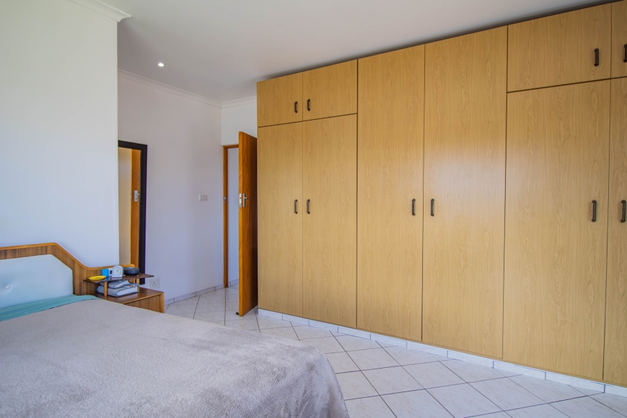 6 Bedroom Property for Sale in Myburgh Park Western Cape